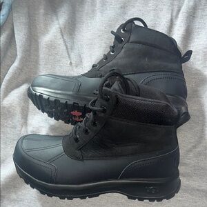 UGG Men's Black Leather Ankle Boots